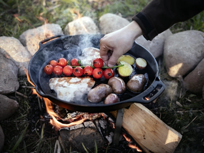 GIETIJZEREN SKILLET (30cm) 2 HANDVATTEN
